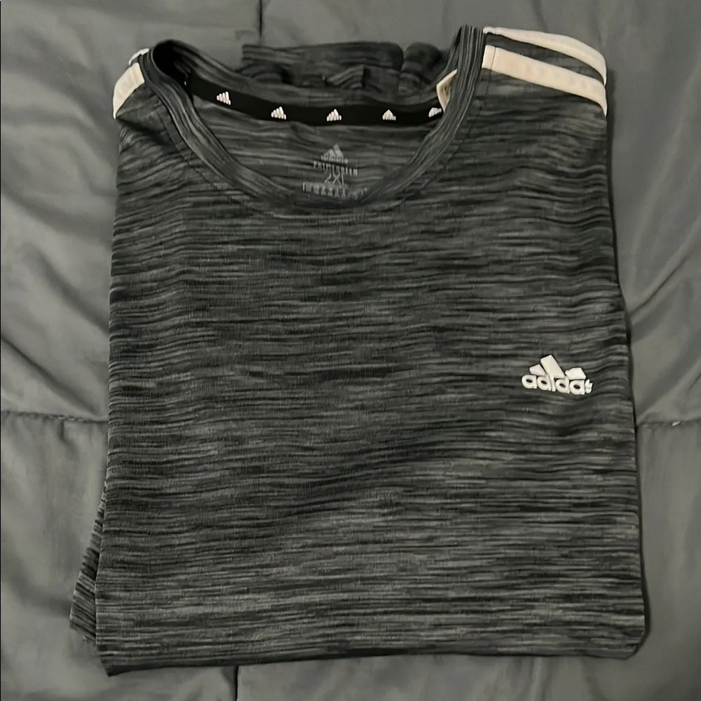 Adidas Short Sleeve TShirt Size 2XL